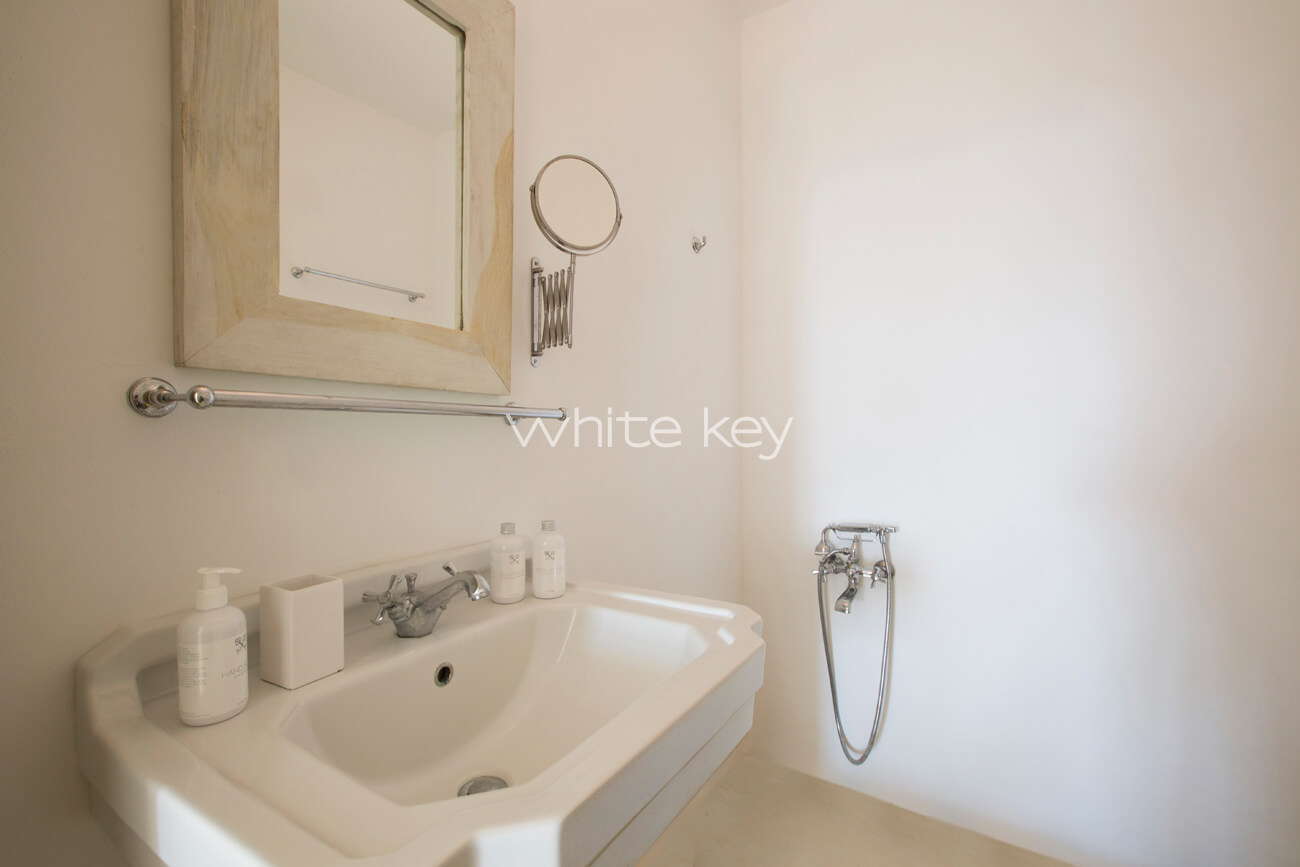 35-WhiteKey-Villa-Eleodora-Mykonos-239_IMG_0501.jpg